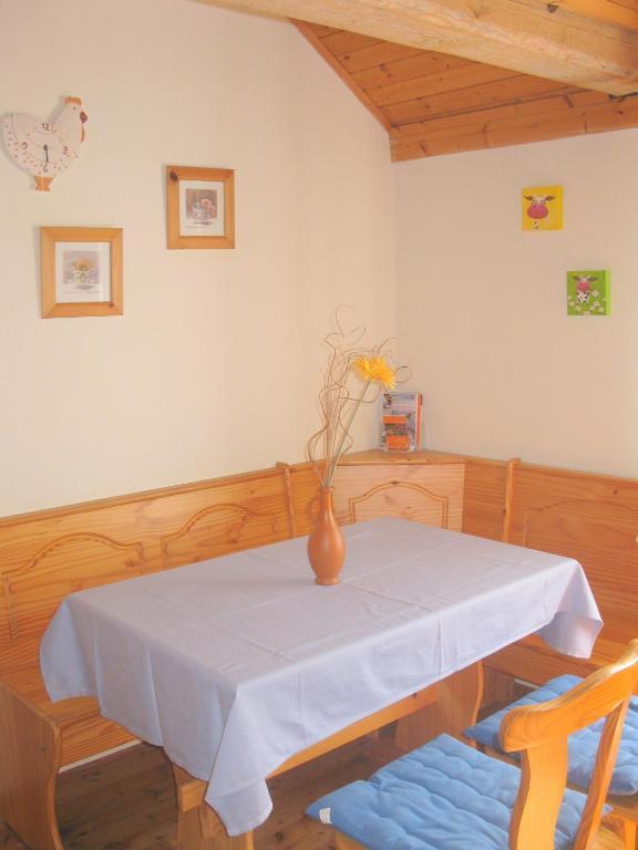 Gaudihof Kaltenbrunner Melk Room photo